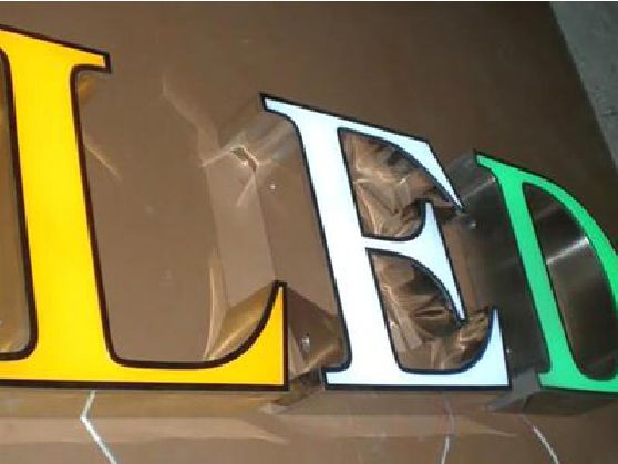 会同介绍LED招牌的基础知识。